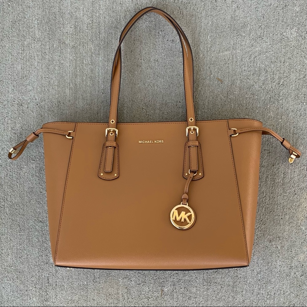 NWT! MICHAEL KORS Voyager Tote